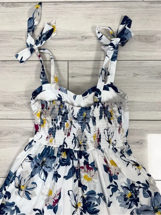 Women’s White Floral Tie-Shoulder Sundress - Picture 6 of 6